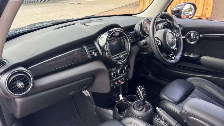 MINI Hatchback 2.0 Cooper S Exclusive II 3dr [Comfort/Nav Pack] Petrol Hatchback